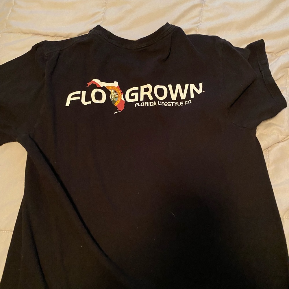 Flo-grown mens t-shirt size medium